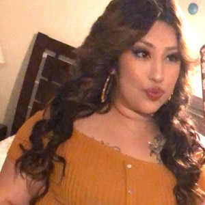 Latina woman Mommaspellz is looking for a partner
