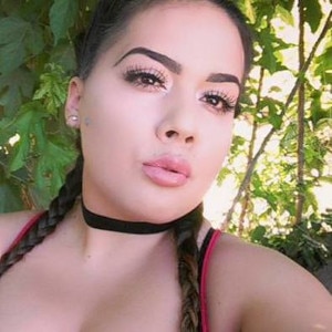 Latina woman hotJo11 is looking for a partner