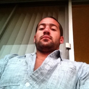 Latina man escob is looking for a partner