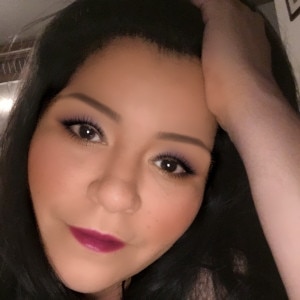 Latina woman mickey is looking for a partner